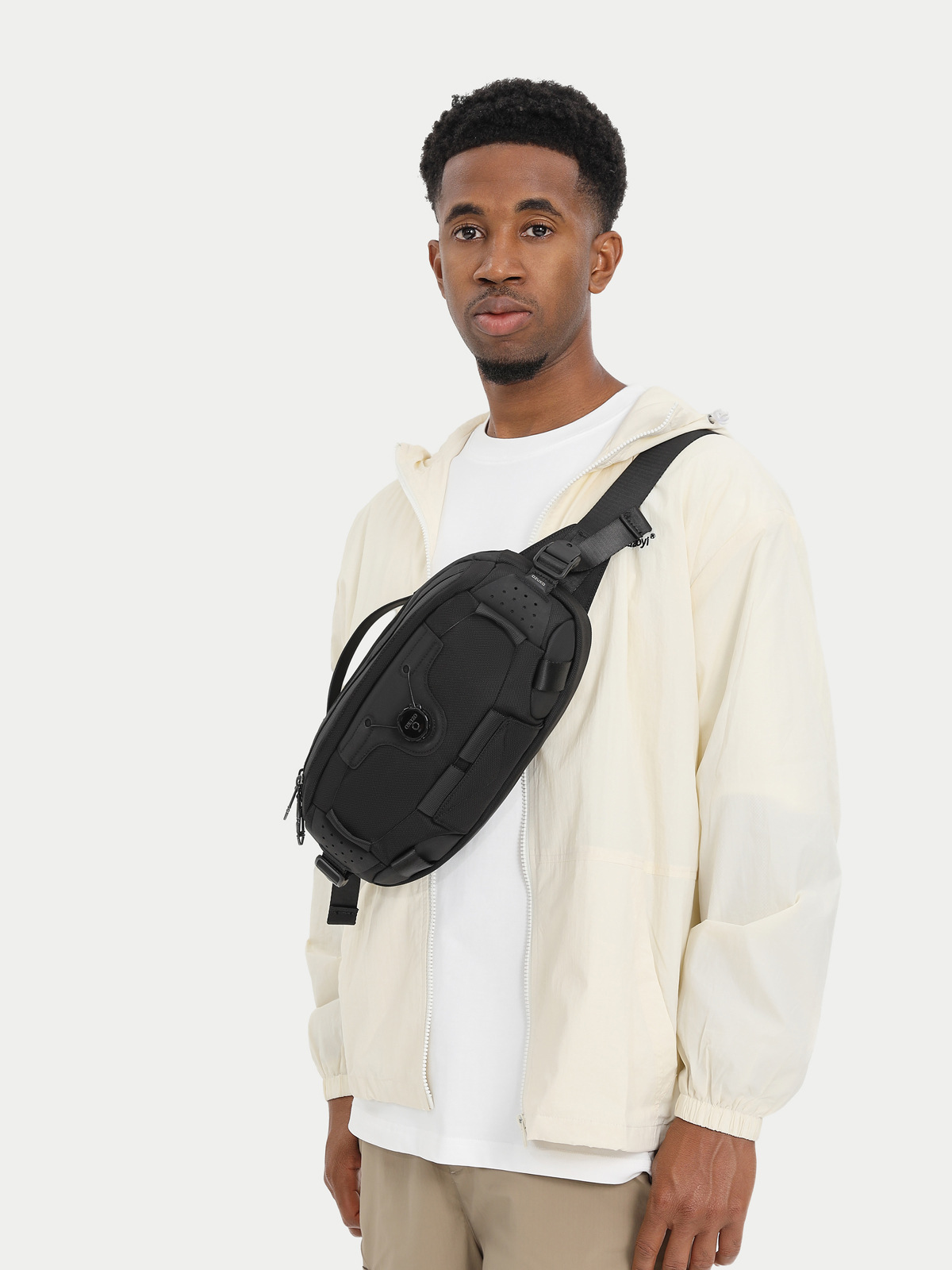 OZUKO Multi-function Chest Bag - Dual Phone Holder recensie en prijs